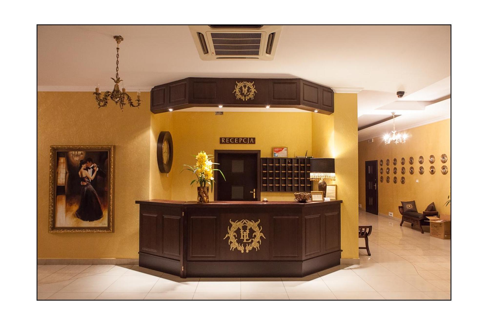 Hotel Lord Debica Exterior foto